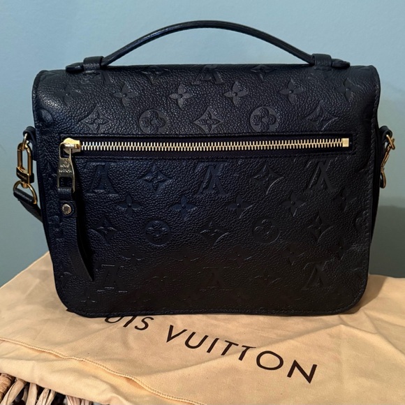 Louis Vuitton Black Pochette Metis Leather Monogram Bag - Picture 2 of 7